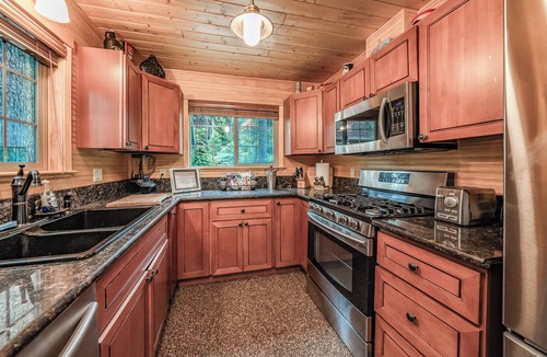 Sierra Cedars Cabin | The Stew Cabin ~ Cozy Escape + Fireside Memories