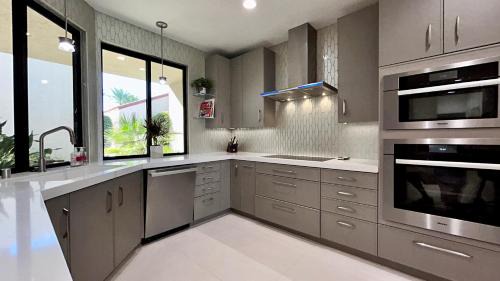 Rancho Mirage Villa | The Suite Spot: renovated, contemporary, 3 private suites, lap pool and spa. A Greenday property.