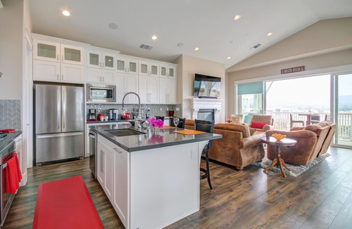 Sand City House | The Summer is upon us, Book soon to secure your vacation dreams!