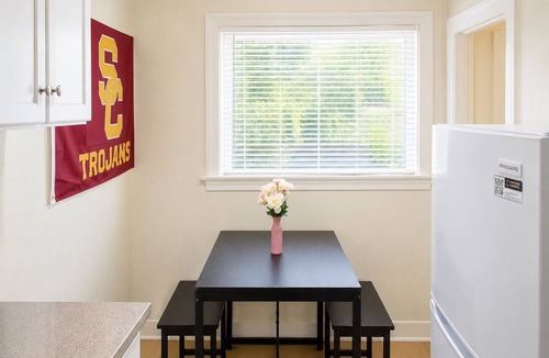Glendale Apartment | The Sunny City Stay 1 BR in Glendale