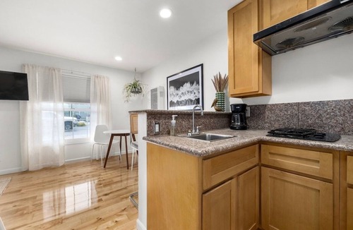 Eastside Santa Cruz Hotel | The Swell House Santa Cruz - Suite 3