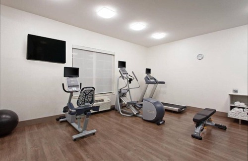 Davis Tract House | The top-notch amenities at our room in Oakland