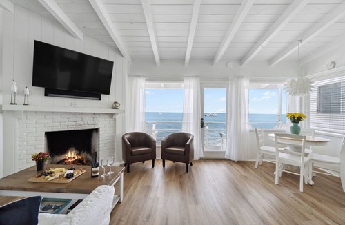 Eastern Malibu House | The Trancas Bungalow on Carbon Beach
