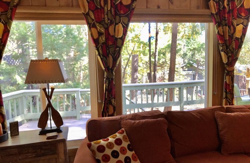 Twain Harte House | The Twain Harte cabin with Lake Membership! Close to downtown, remodeled
