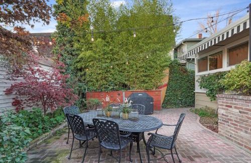 Lodi House | The Veranda on Walnut Luxury Downtown Lodi Stay