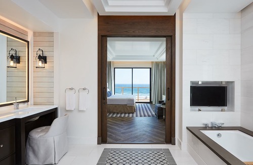 Huntington Beach Resort | The Waterfront Beach Resort, A Hilton Hotel