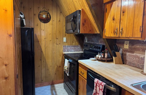 Wofford Heights Cabin | The Western A-Frame Lakeview