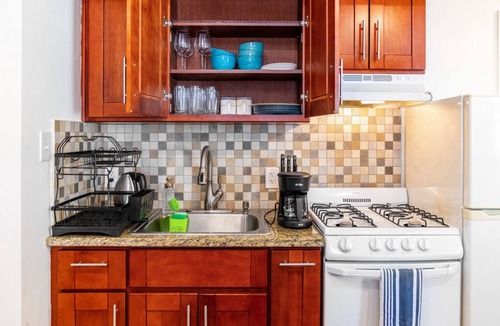 Oakland Apartment | This apartment is a 1 bedroom(s), 1 bathrooms, located in Oakland, CA.