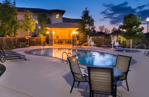 Thousand Oaks House | Thousand Oaks Pet-Friendly Lodging w/Kitchenette
