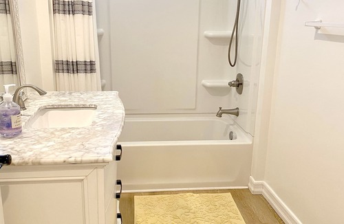 Thousand Oaks Cottage | Thousand Oaks Studio Guest Cottage