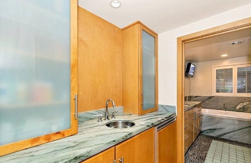 Ocean Park Apartment | Three Bedroom Oceanfront Condominium with Panoramic Views