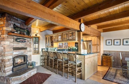 Mammoth Lakes Condo | Timber Ridge #2 - Ski in/Ski Out to Eagle Lodge - right by trail out