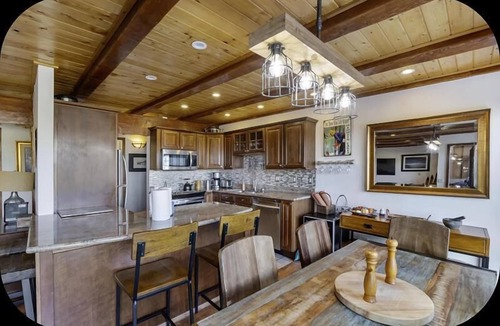 Mammoth Lakes Condo | Timber Ridge #47 - Ski in/Ski Out to Canyon Lodge