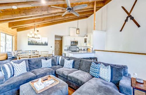 Tahoe Village House | Tina Court Retreat