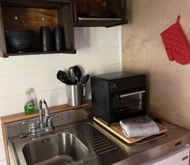 Groveland House | Tiny one house at Yosemite Gateway