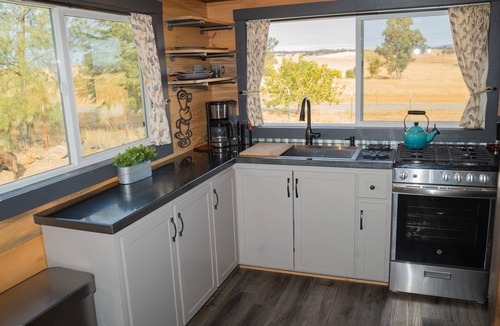Wheatland House | “Tiny Pleasures” in lovely Wheatland with a view of the lake.