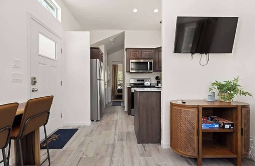 Three Rivers Apartment | Tiny River House w River Frontage