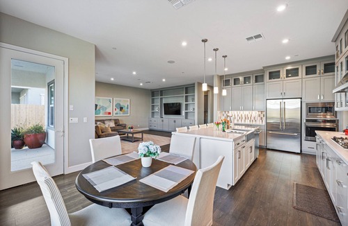 Elk Grove House | TM Model home 4BR&4039sq 🌸 Per Weddings & Family Gatherings 19min fr Sacramento
