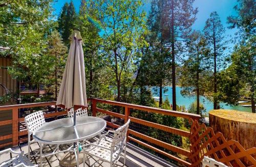 Bass Lake House | Todds Lakefront House