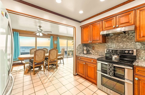 Mussel Shoals House | Toes in the Sand! Amazing Location & Views*