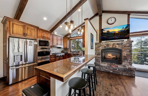 Tahoe Village House | Top of Kingsbury View Home 7BR,4BA,Spa, 5 To Ski