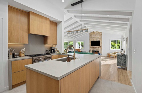 Fernwood House | Topanga 3BR Cabin | Infrared Sauna + Peloton | C&C