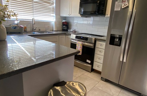 Southwestern Sacramento Condo | Town house /5-6 people