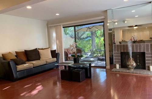 Warner Center House | Townhome @ Warner Center