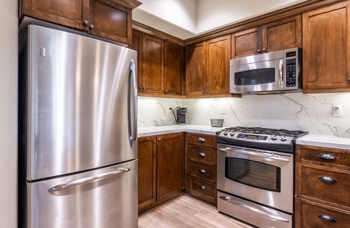 Woodwinds House | Townhome with 2 Decks, Hot Tub, Fireplace and Grill!