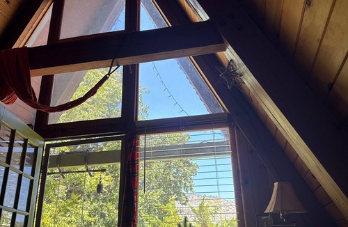 Frazier Park Cabin | Tranquil 2-bedroom cabin in wonderful Frazier Park getaway