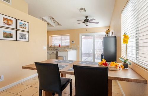 Desert Shores House | Tranquil Lakeside Escape: Your Ideal Getaway from the Vegas Strip!