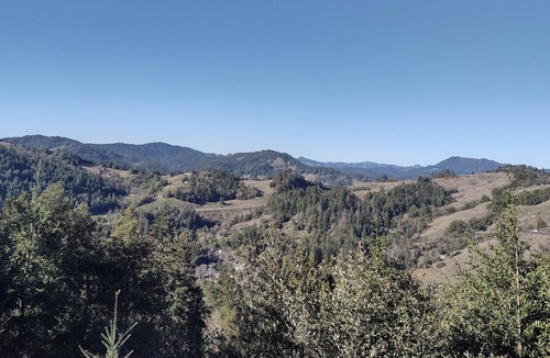 Benbow House | Tranquil mountain view home
