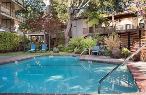 Barron Park Hotel | Tranquil Unit with Outdoor Heated Pool & Free Breakfast in Palo Alto
