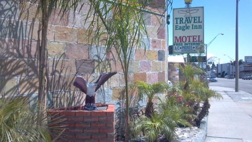 South Wrigley Hotel | Travel Eagle Inn Motel