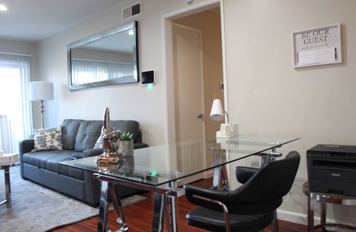 Westlake Village Apartment | Traveling professionals love it here!