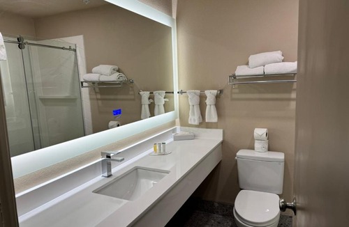 Lake Havasu City Hotel | Travelodge by Wyndham Lake Havasu