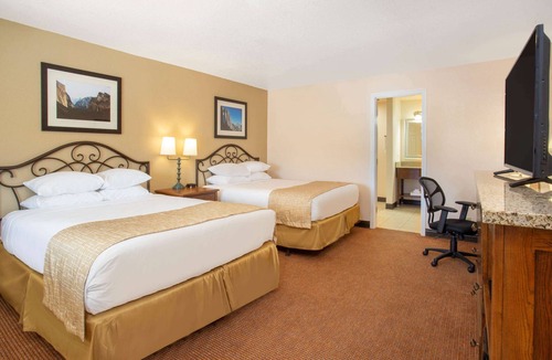 Hawthorne Hotel | Travelodge by Wyndham Hawthorne