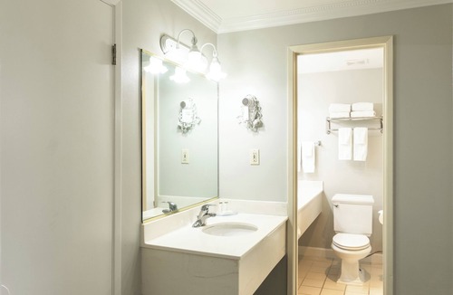 North Fremont Street Hotel | Travelodge by Wyndham Monterey Bay
