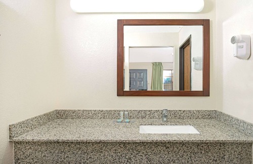 Sacramento Hotel | Travelodge by Wyndham Sacramento/Rancho Cordova