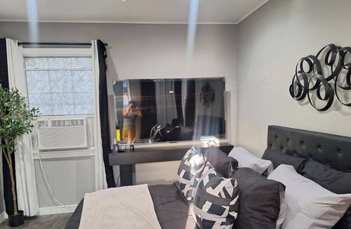 Azusa Apartment | Tremendous studio with AC in friendly Azusa neighborhood