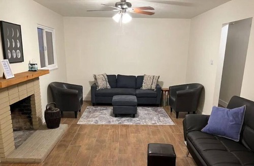 Pearsonville House | Trona Oasis
