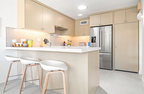 The Mesa Condo | Tropical Modernism @ The Royal Hawaiian in South Palm Springs
