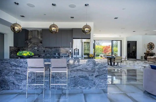 Los Angeles House | Troy Hill - Sleek & Modern Hollywood Hills Home with Stunning Views
