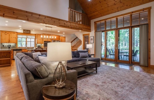 Truckee House | Truckee Shuttle Home w/Creekside Views
