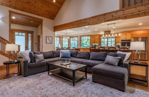 Truckee House | Truckee Shuttle Home w/Creekside Views