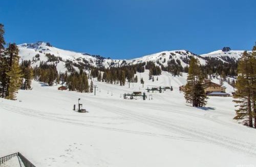 Kirkwood House | True Ski in out Large 2 bdrm Mtn Views 4 beds