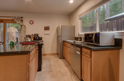Tahoma Cabin | Tucked Inn - Cozy 1BR 1BA Cabin in Tahoma – Fenced Backyard, Dog Friendly
