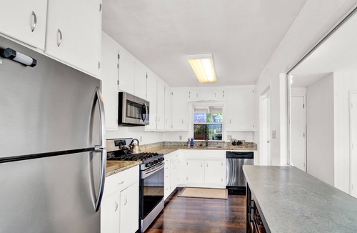 Jamestown House | Tulloch Lake House! Panoramic Views & Private Dock