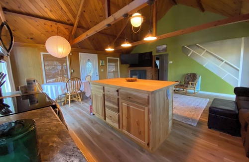 Twain Harte Cabin | Twain Harte-Lake Pass-Yosemite-Dodge Ridge Ski Lodge-Fire Pit-Central Heat-AC