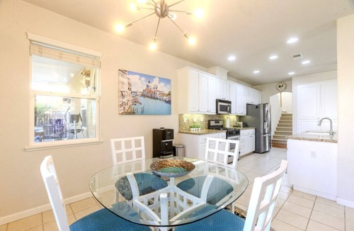 Riverbank House | Ultimate Riverbank Getaway w/Luxe Amenities